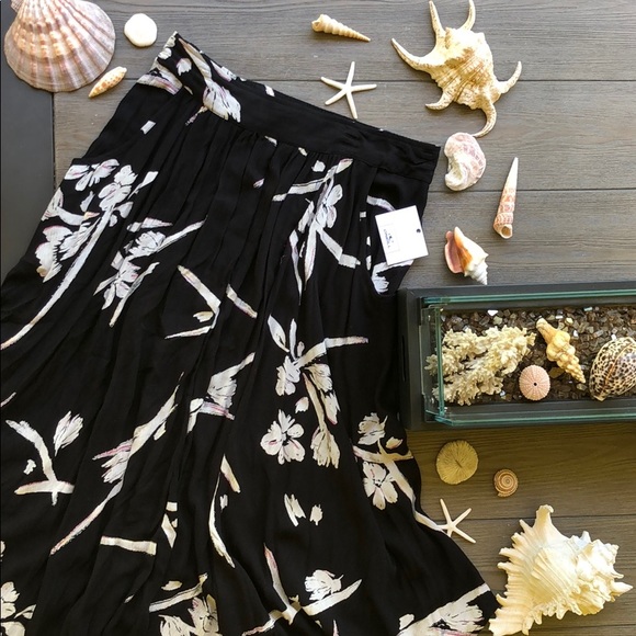 🌴☀️O’Neill MERIN FLORAL SKIRT☀️🌴 - Picture 2 of 8